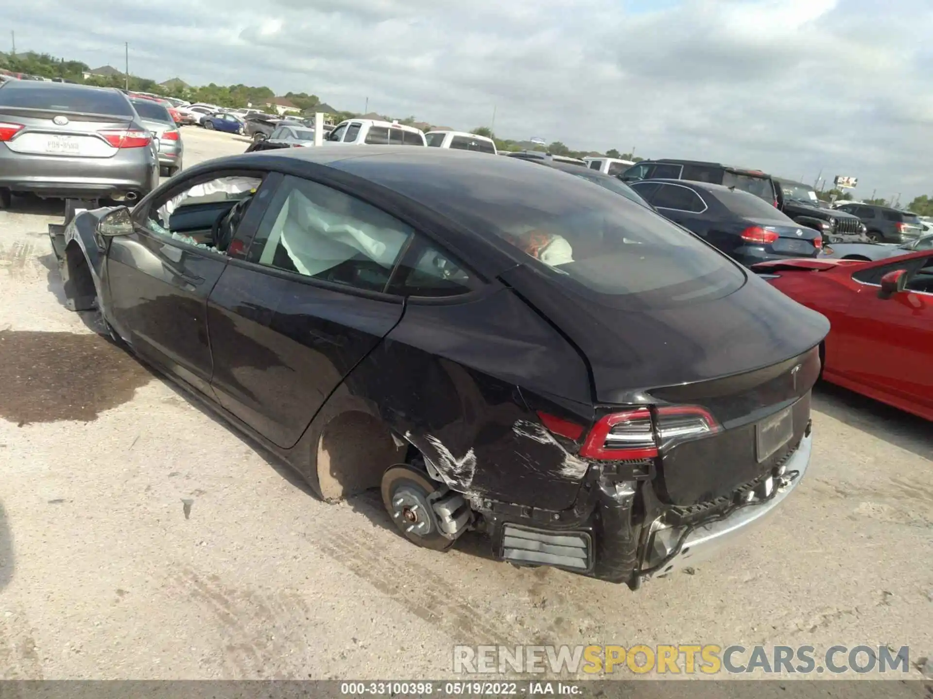 3 Photograph of a damaged car 5YJ3E1EA5MF985330 TESLA MODEL 3 2021