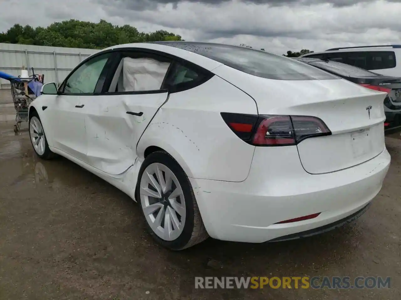 3 Photograph of a damaged car 5YJ3E1EA5MF990852 TESLA MODEL 3 2021