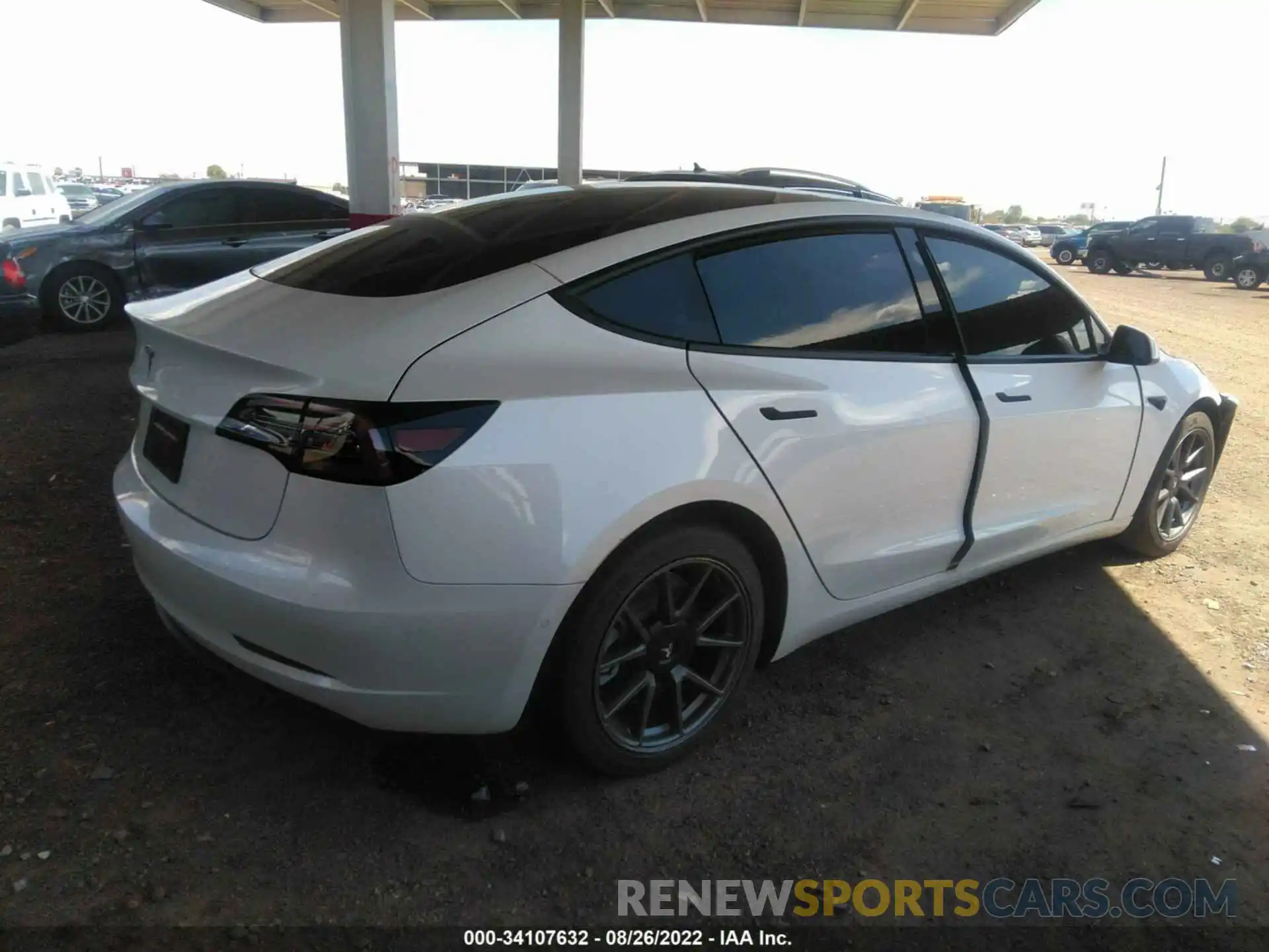 4 Photograph of a damaged car 5YJ3E1EA5MF995081 TESLA MODEL 3 2021