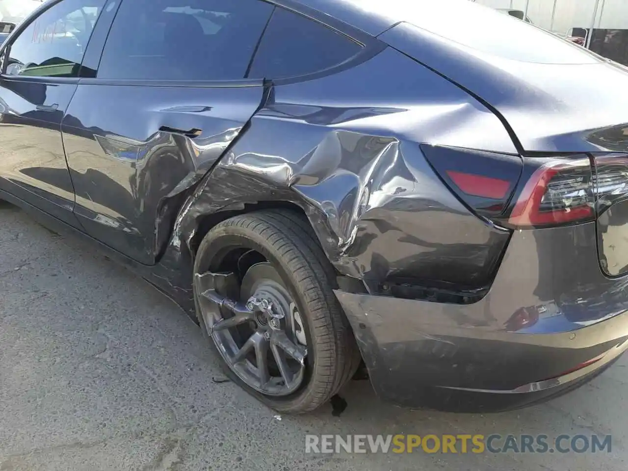 9 Photograph of a damaged car 5YJ3E1EA6MF003336 TESLA MODEL 3 2021