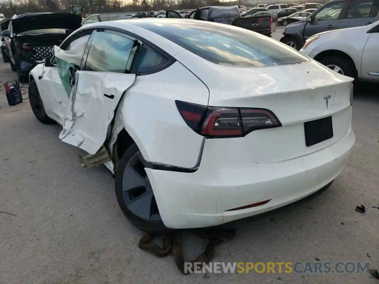 3 Photograph of a damaged car 5YJ3E1EA6MF087903 TESLA MODEL 3 2021