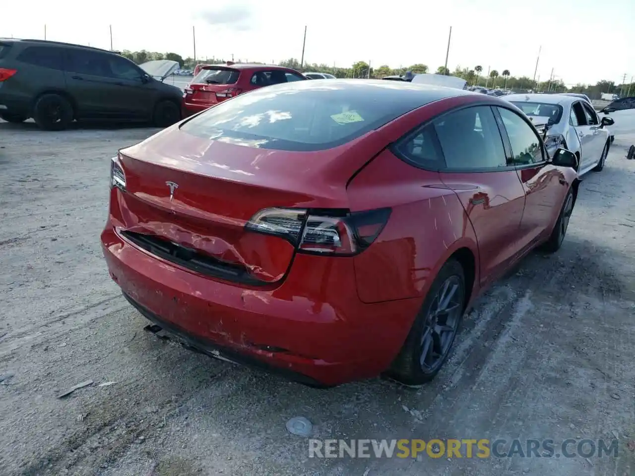 4 Photograph of a damaged car 5YJ3E1EA6MF100536 TESLA MODEL 3 2021