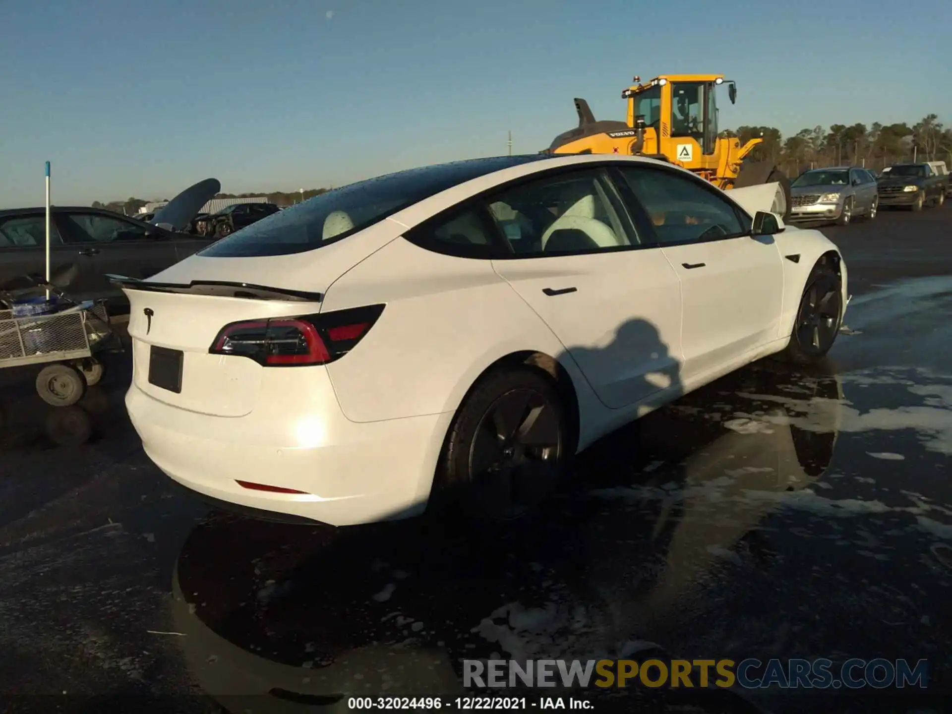 4 Photograph of a damaged car 5YJ3E1EA6MF853726 TESLA MODEL 3 2021