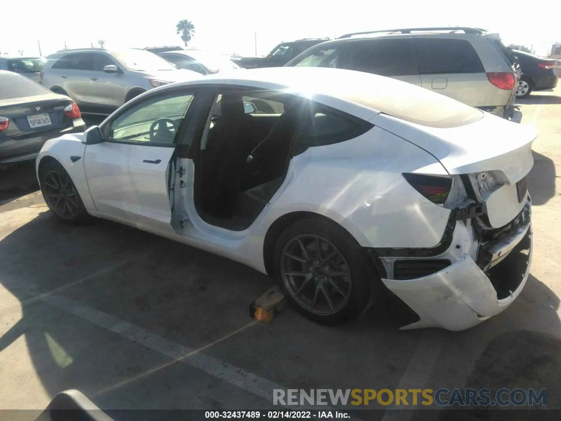 3 Photograph of a damaged car 5YJ3E1EA6MF873605 TESLA MODEL 3 2021