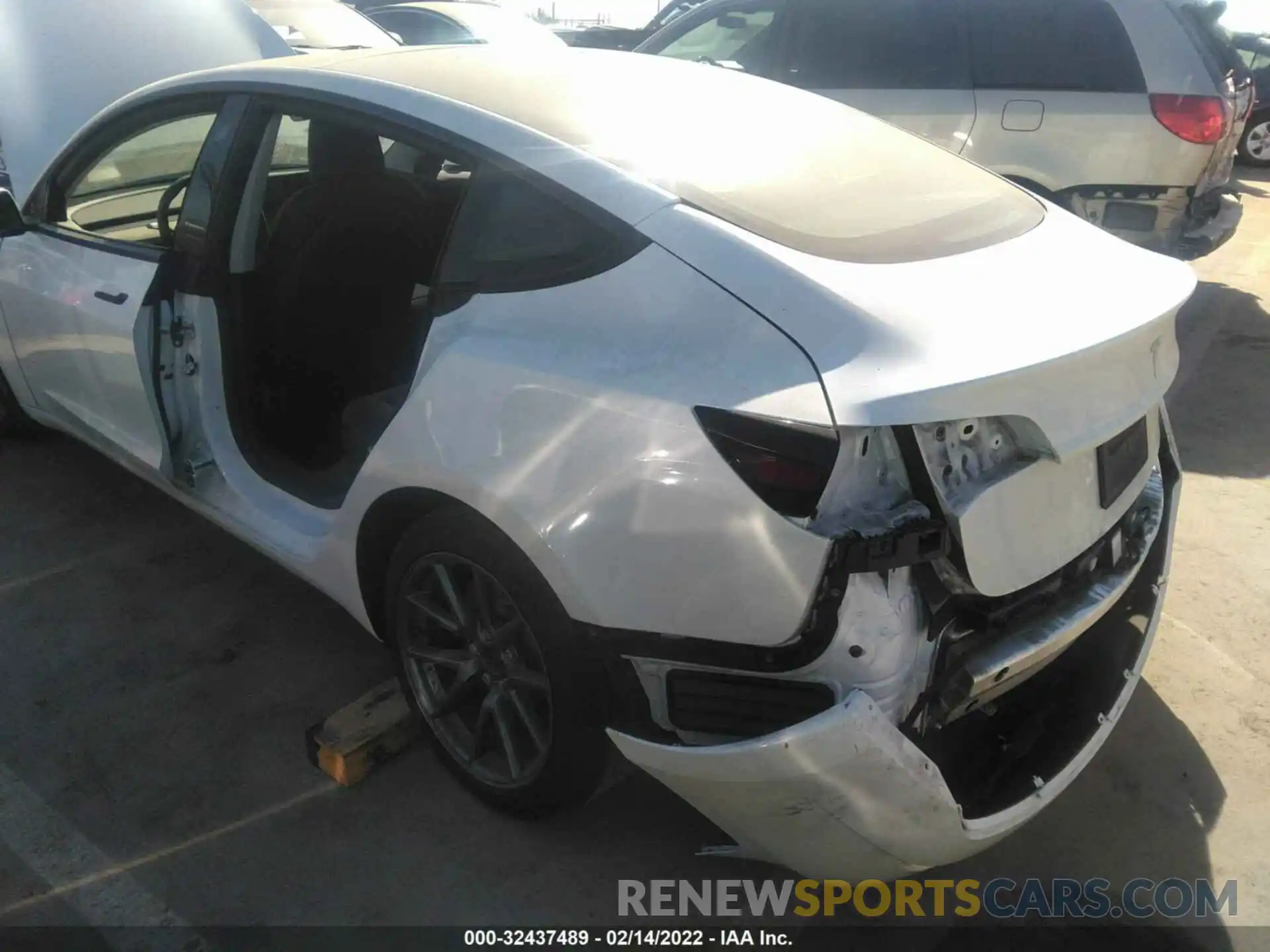 6 Photograph of a damaged car 5YJ3E1EA6MF873605 TESLA MODEL 3 2021