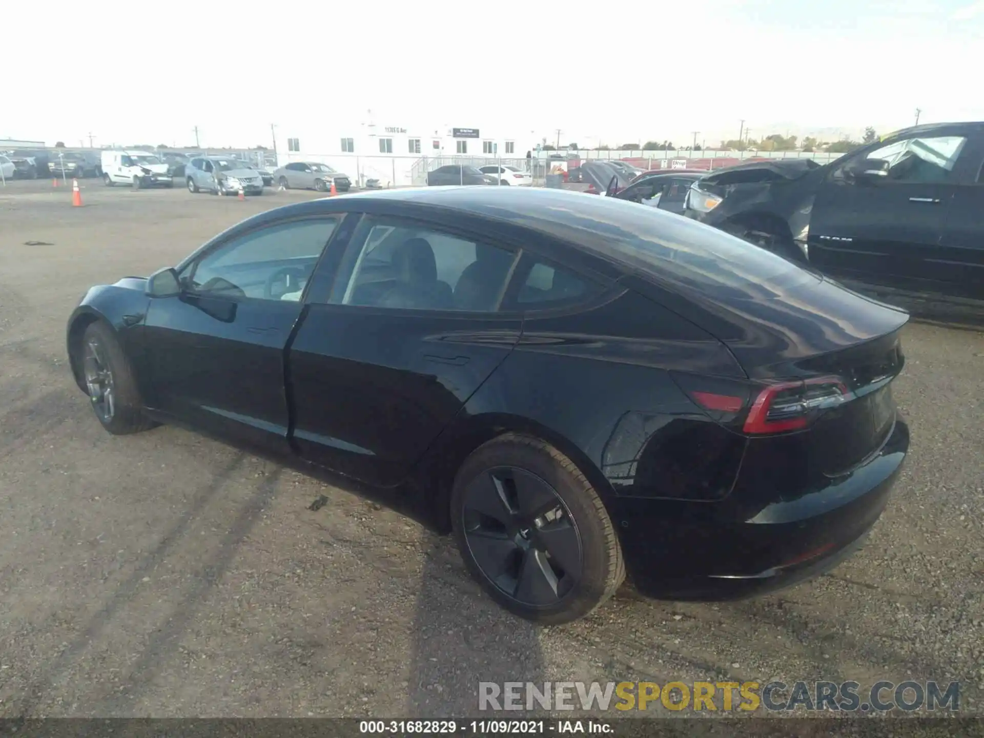 3 Photograph of a damaged car 5YJ3E1EA6MF930286 TESLA MODEL 3 2021