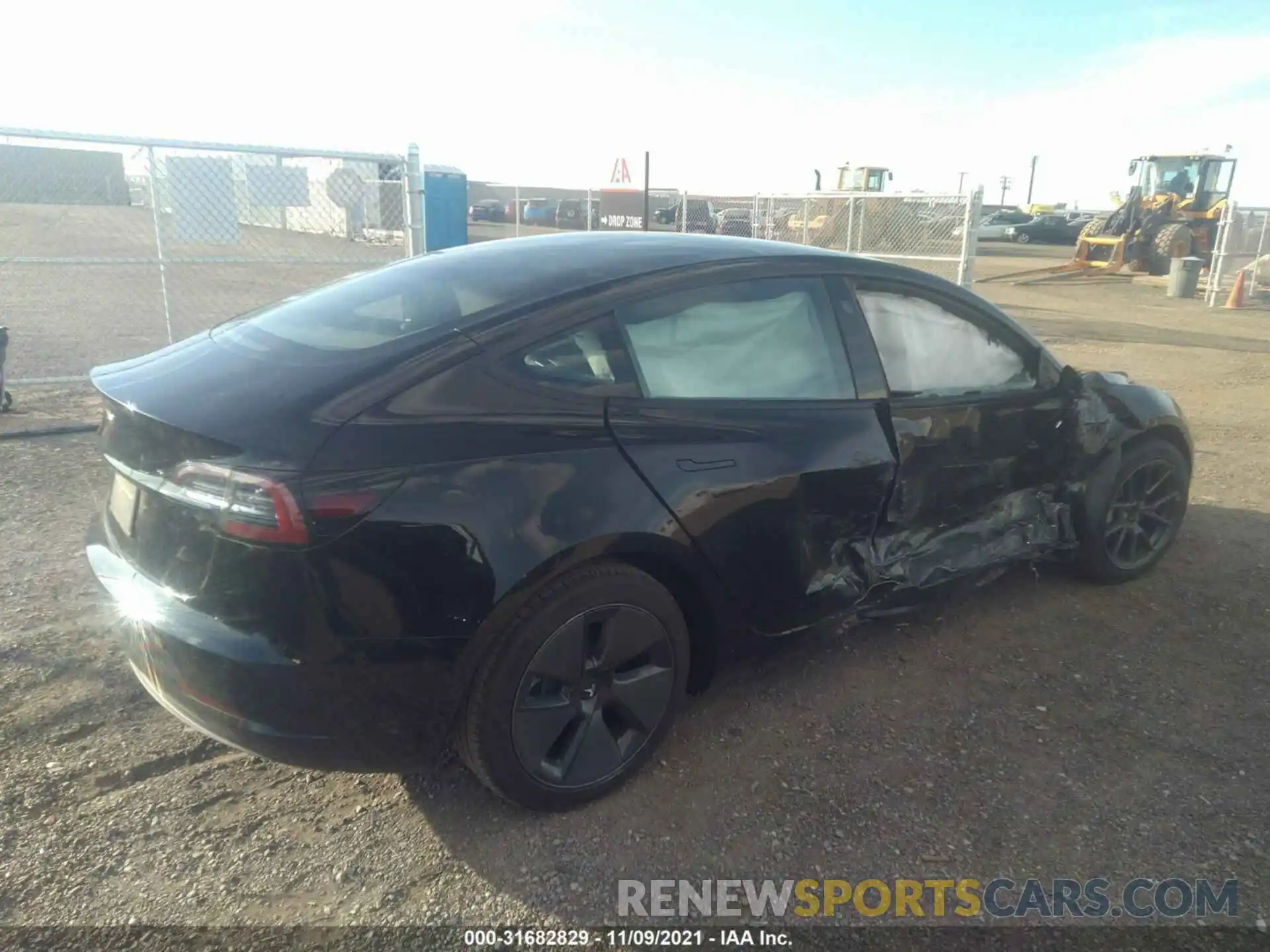 4 Photograph of a damaged car 5YJ3E1EA6MF930286 TESLA MODEL 3 2021