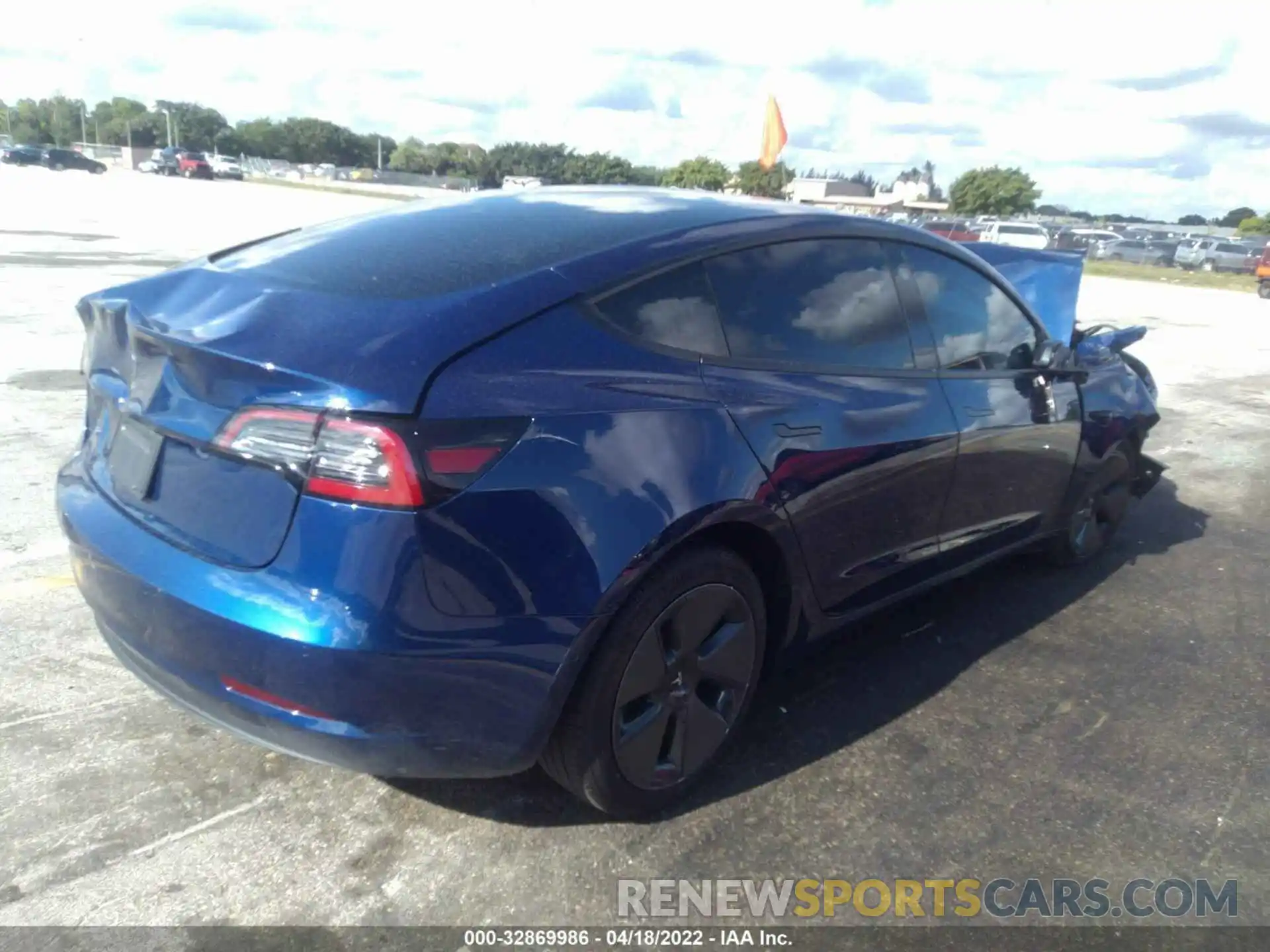 4 Photograph of a damaged car 5YJ3E1EA6MF991525 TESLA MODEL 3 2021