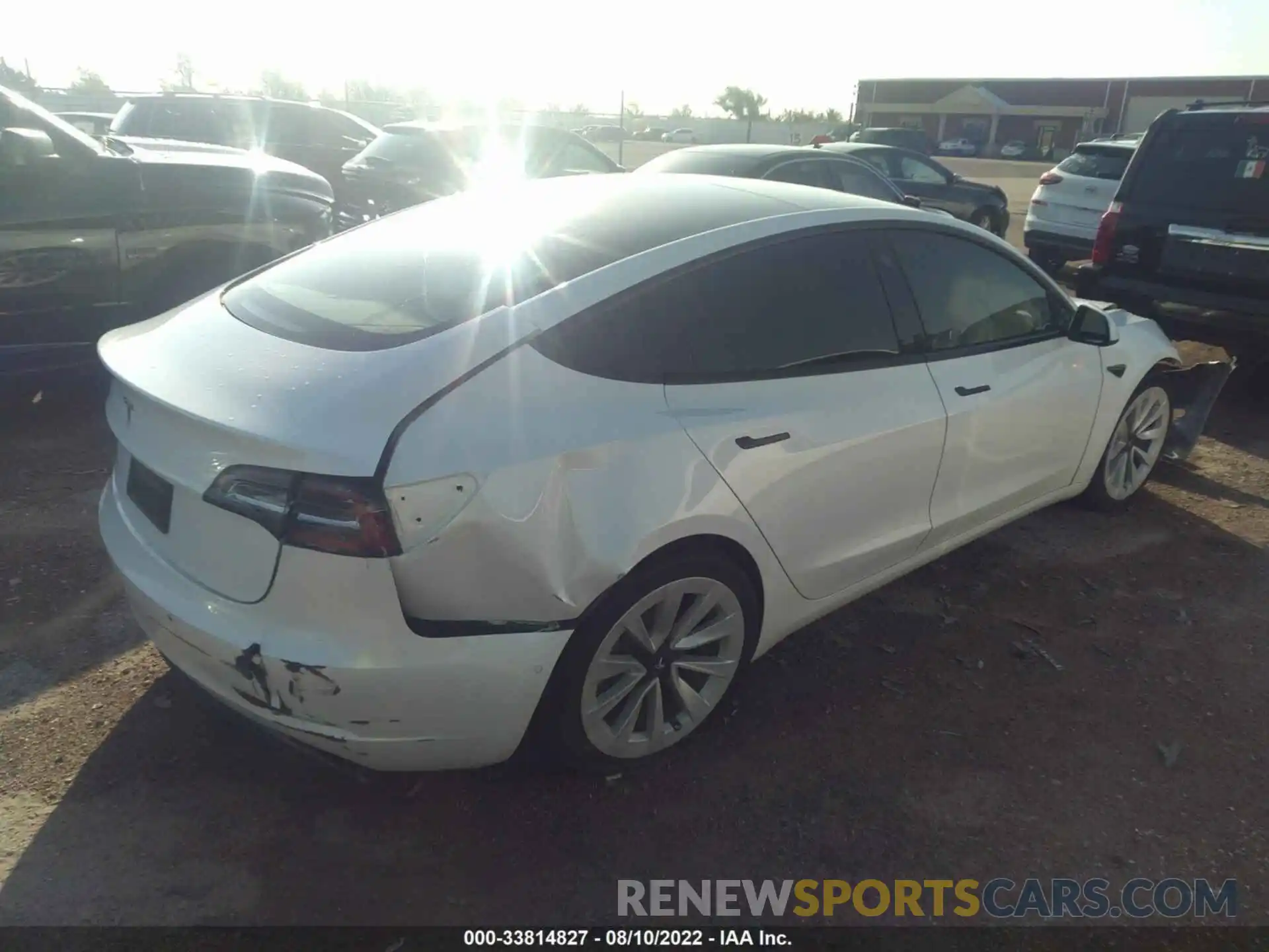 4 Photograph of a damaged car 5YJ3E1EA6MF994392 TESLA MODEL 3 2021