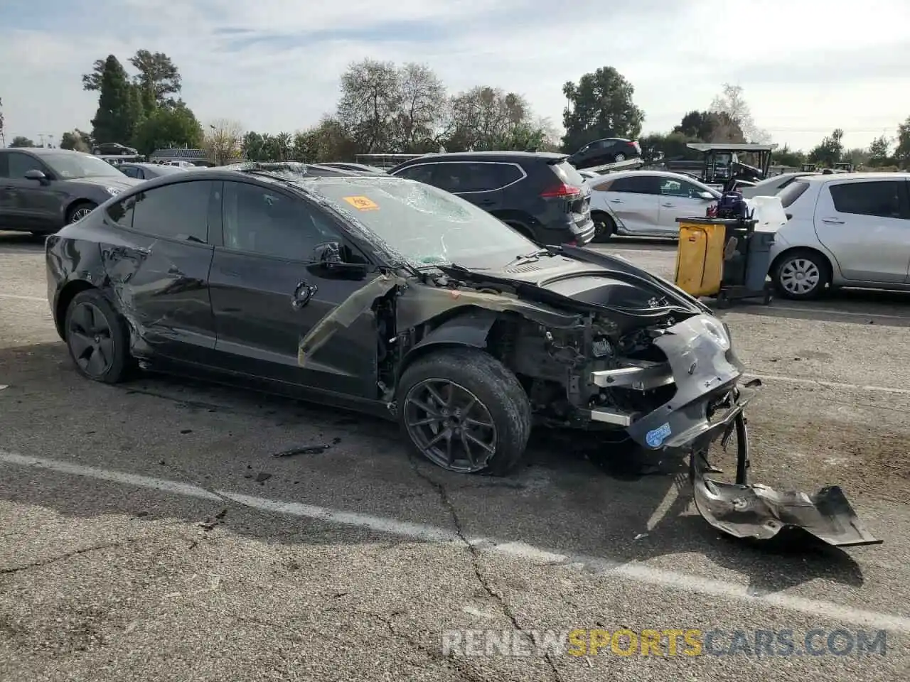 4 Photograph of a damaged car 5YJ3E1EA6MF994666 TESLA MODEL 3 2021