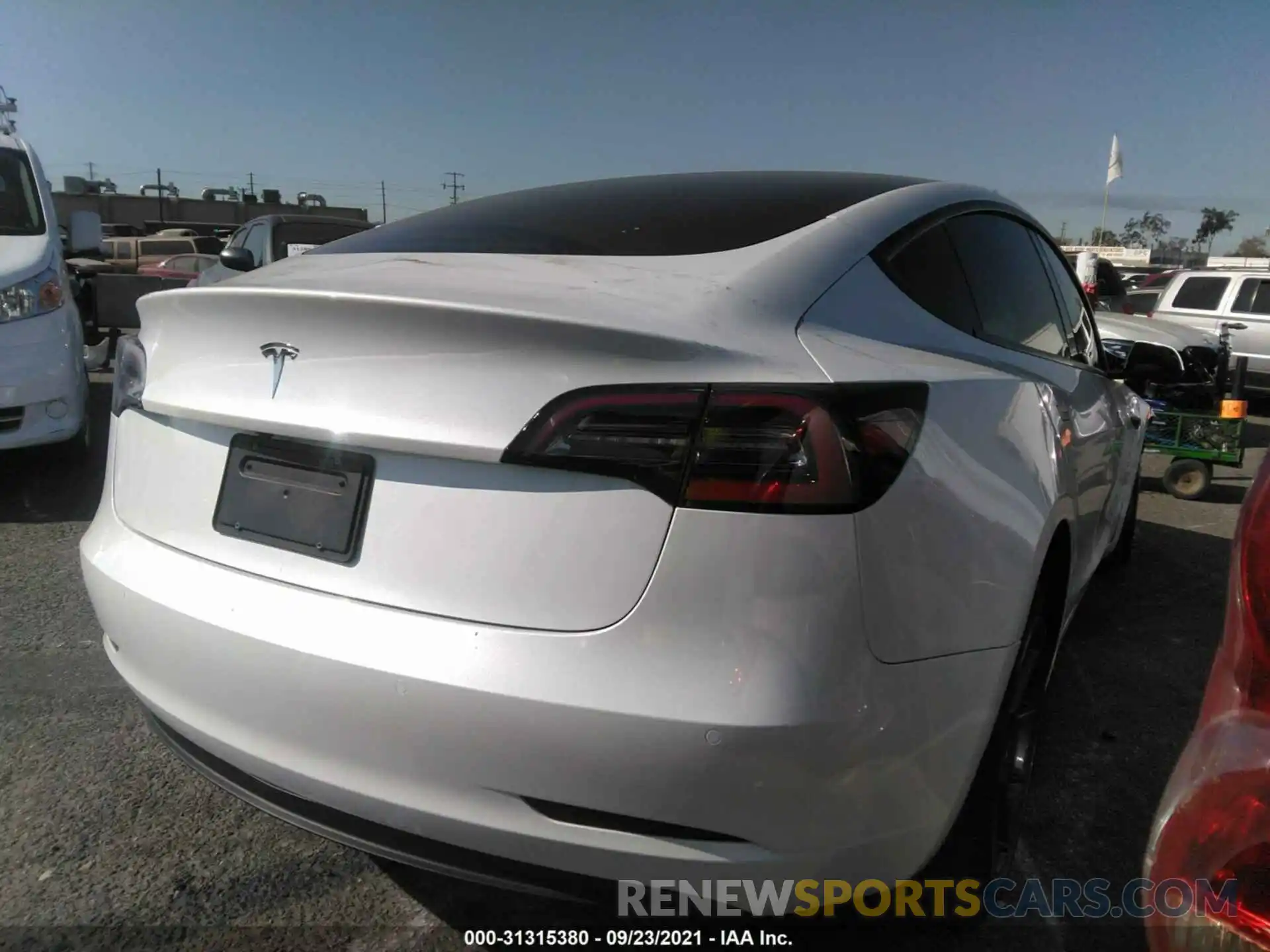 4 Photograph of a damaged car 5YJ3E1EA7MF005497 TESLA MODEL 3 2021