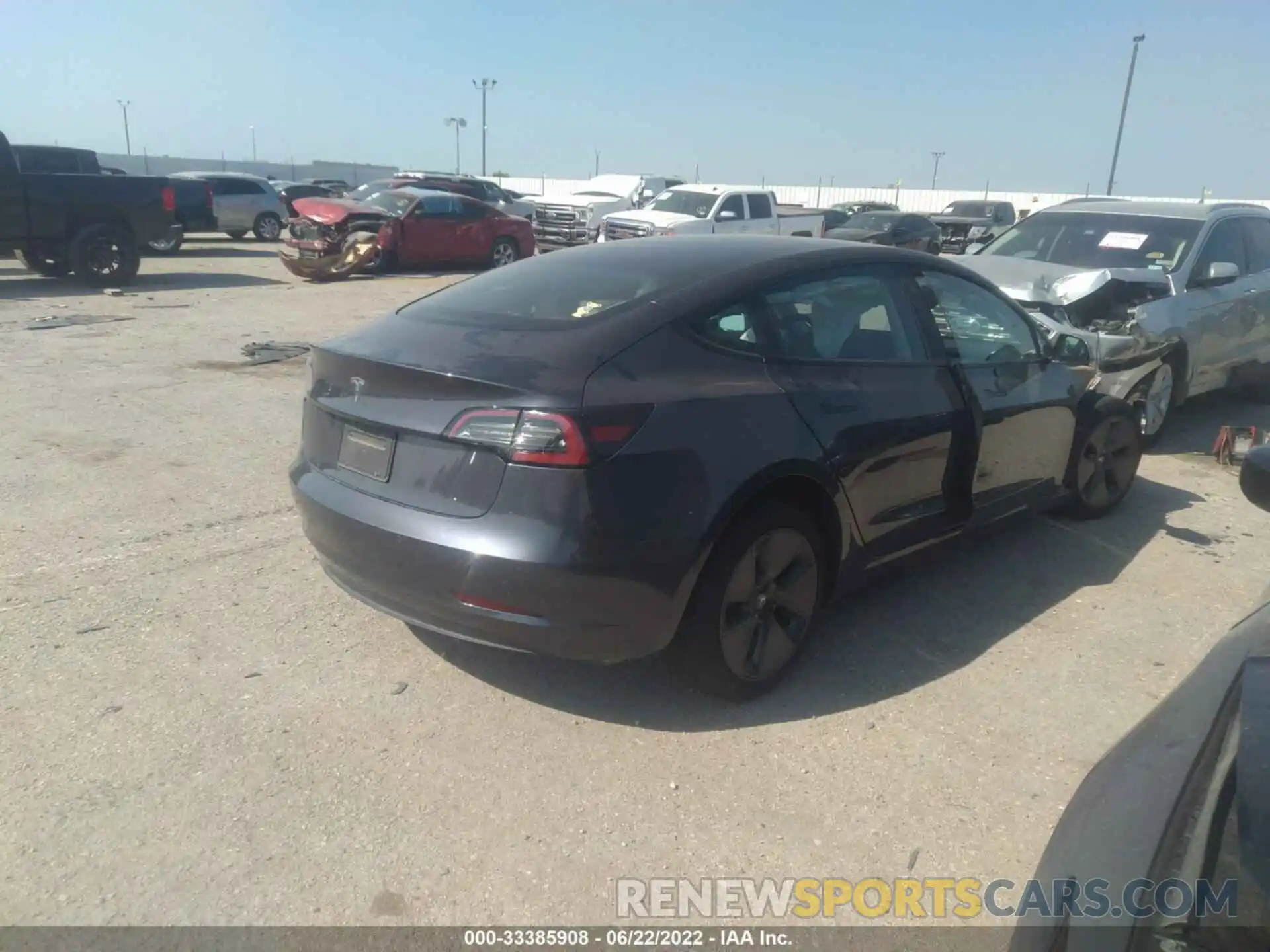 4 Photograph of a damaged car 5YJ3E1EA7MF015950 TESLA MODEL 3 2021