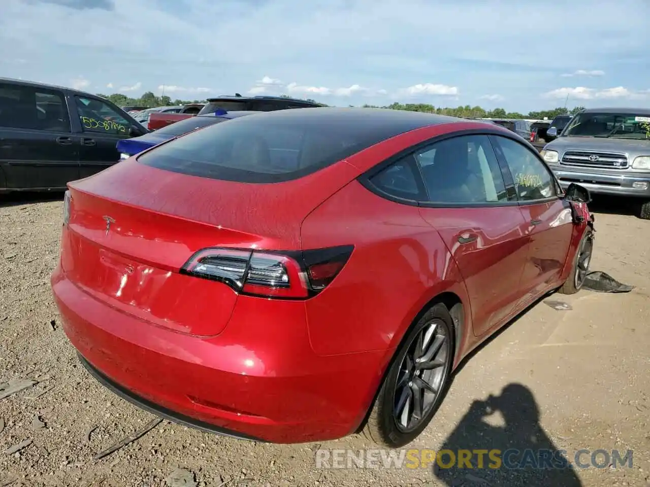 4 Photograph of a damaged car 5YJ3E1EA7MF059107 TESLA MODEL 3 2021