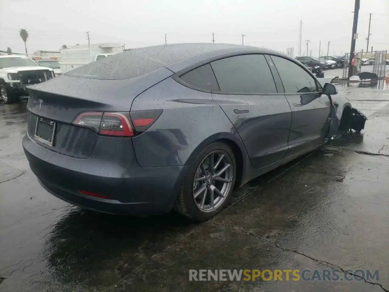 4 Photograph of a damaged car 5YJ3E1EA7MF077347 TESLA MODEL 3 2021