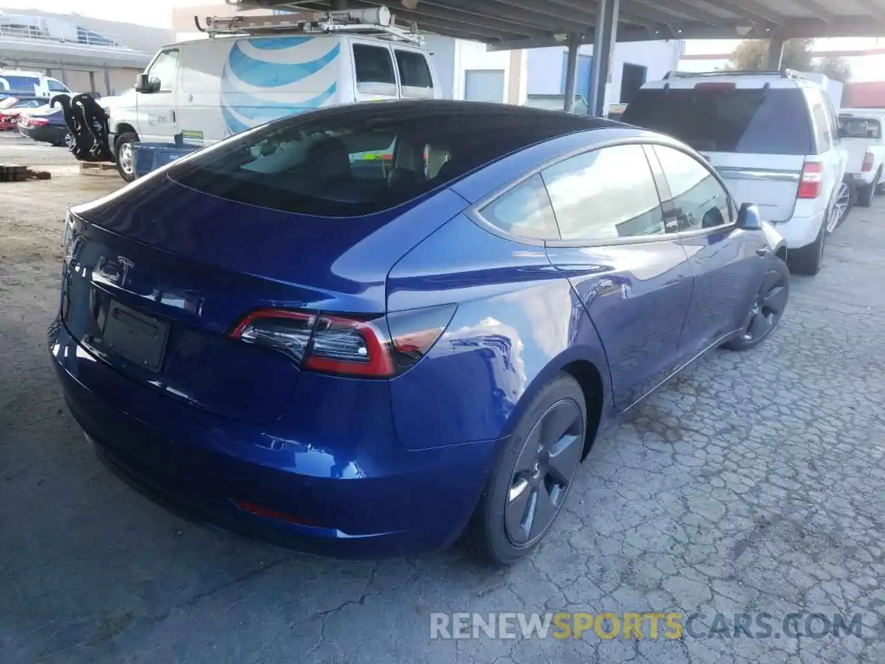 4 Photograph of a damaged car 5YJ3E1EA7MF079132 TESLA MODEL 3 2021