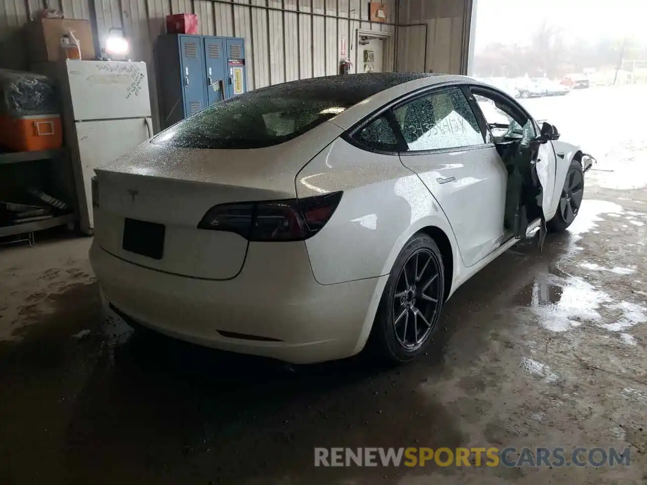 4 Фотография поврежденного автомобиля 5YJ3E1EA7MF913349 TESLA MODEL 3 2021