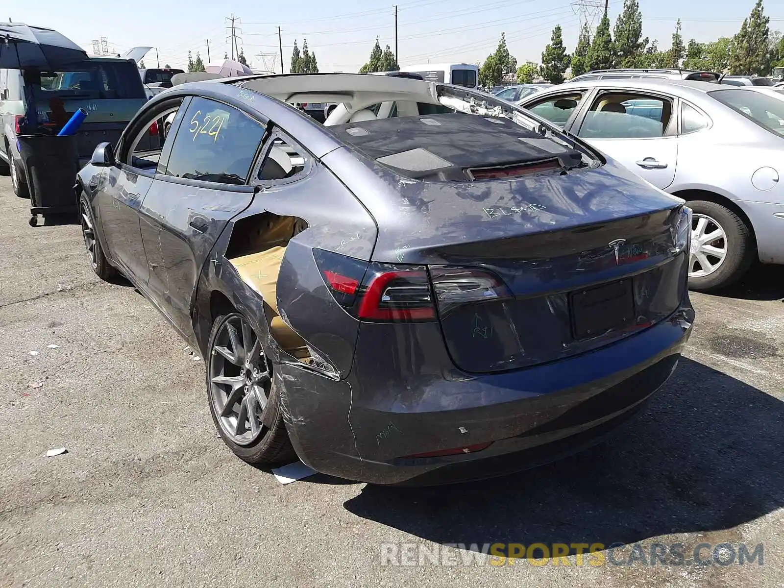 3 Photograph of a damaged car 5YJ3E1EA7MF938641 TESLA MODEL 3 2021