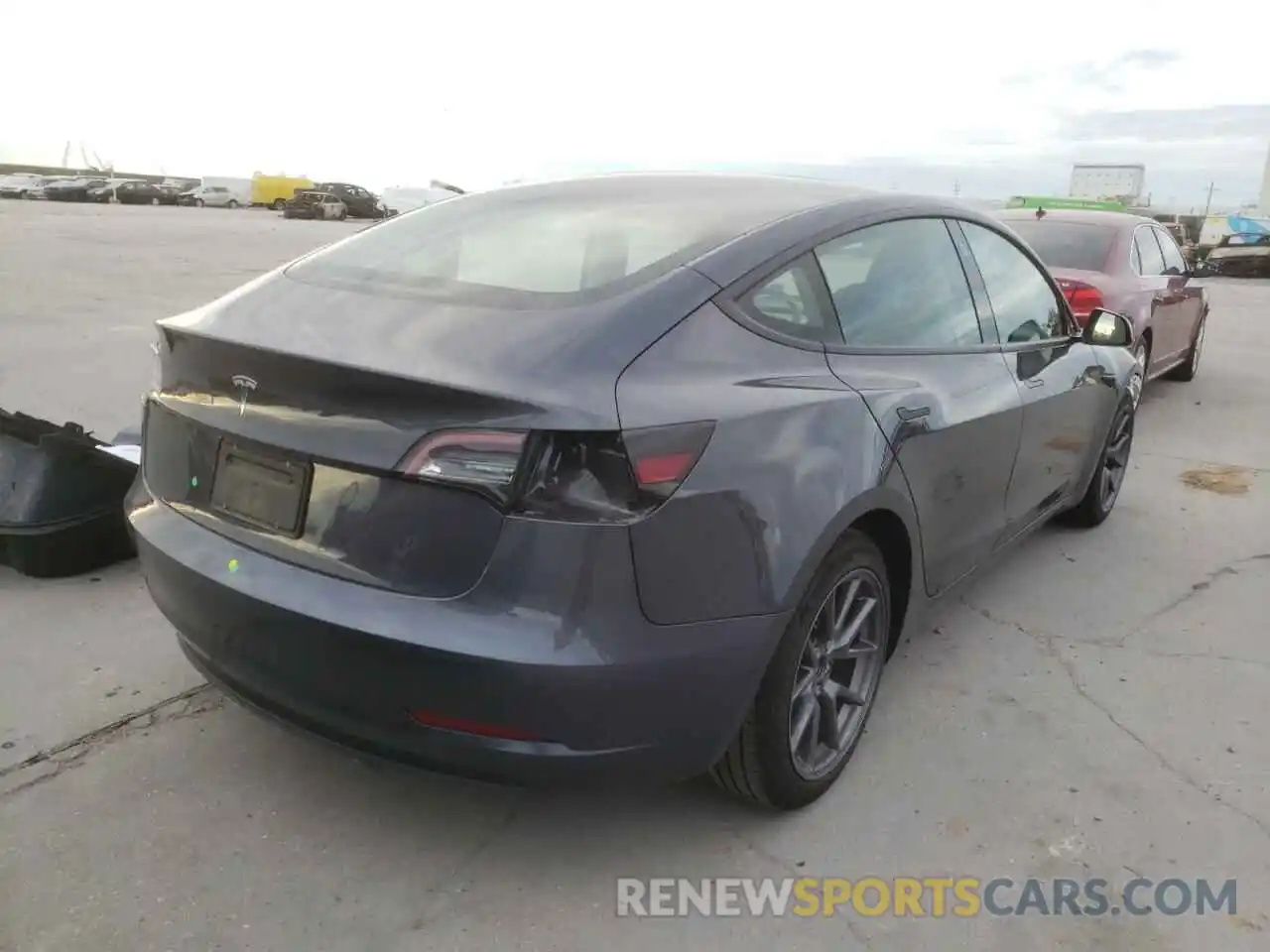 4 Photograph of a damaged car 5YJ3E1EA7MF962616 TESLA MODEL 3 2021