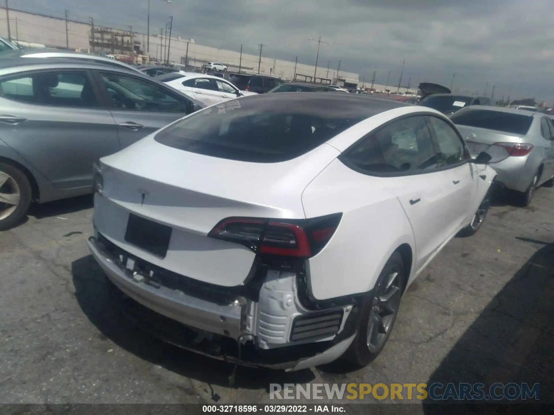 4 Photograph of a damaged car 5YJ3E1EA8MF023006 TESLA MODEL 3 2021