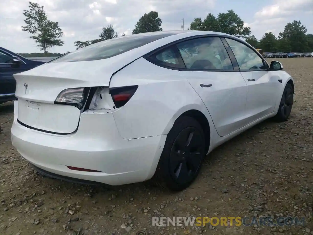 4 Photograph of a damaged car 5YJ3E1EA8MF025371 TESLA MODEL 3 2021