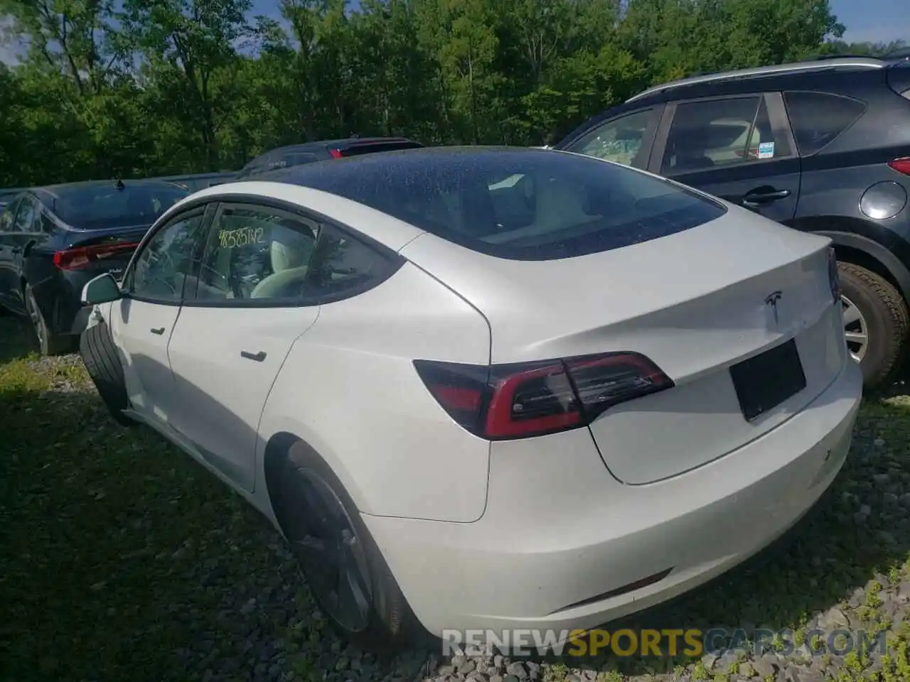 3 Photograph of a damaged car 5YJ3E1EA8MF047242 TESLA MODEL 3 2021