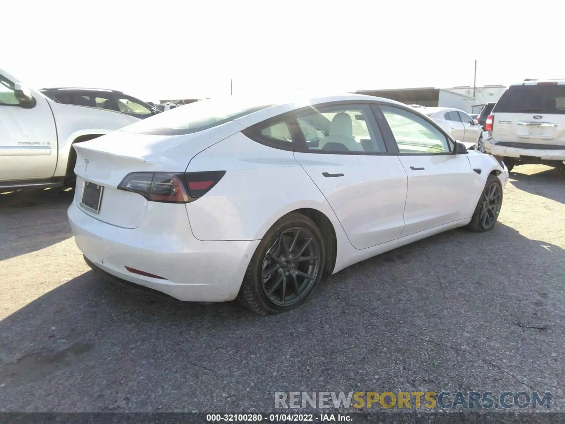 4 Photograph of a damaged car 5YJ3E1EA8MF092679 TESLA MODEL 3 2021