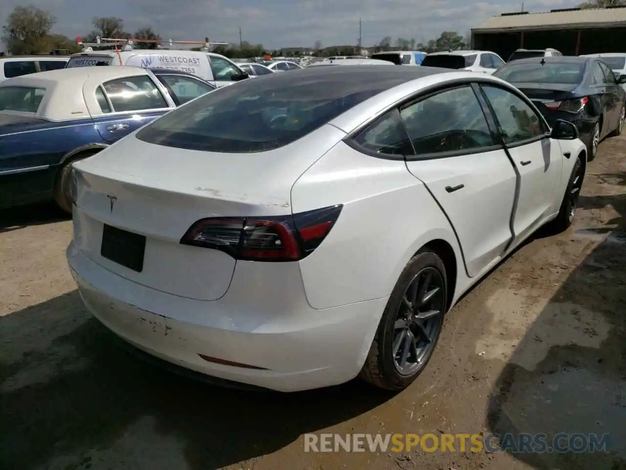 4 Photograph of a damaged car 5YJ3E1EA8MF094562 TESLA MODEL 3 2021