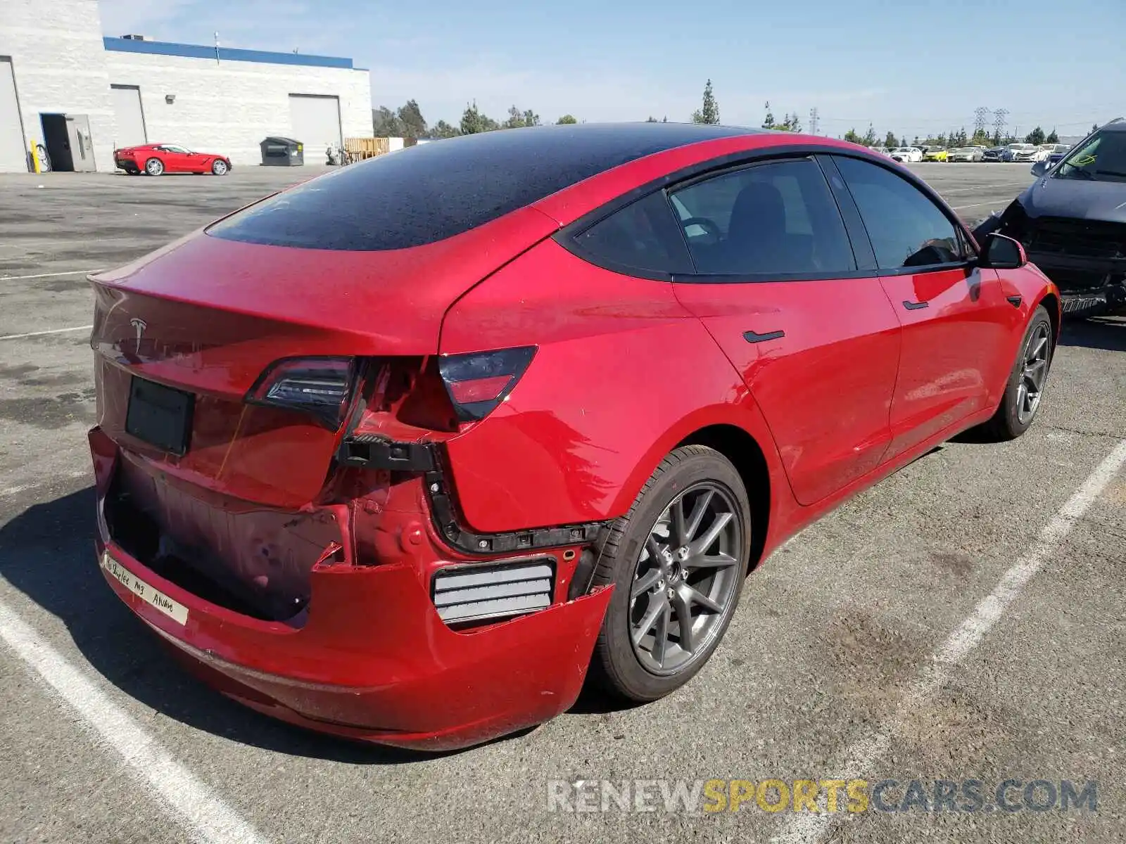 4 Photograph of a damaged car 5YJ3E1EA8MF843182 TESLA MODEL 3 2021