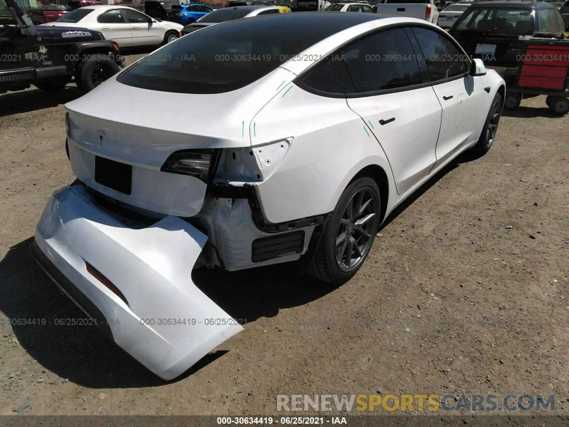 4 Photograph of a damaged car 5YJ3E1EA8MF867661 TESLA MODEL 3 2021