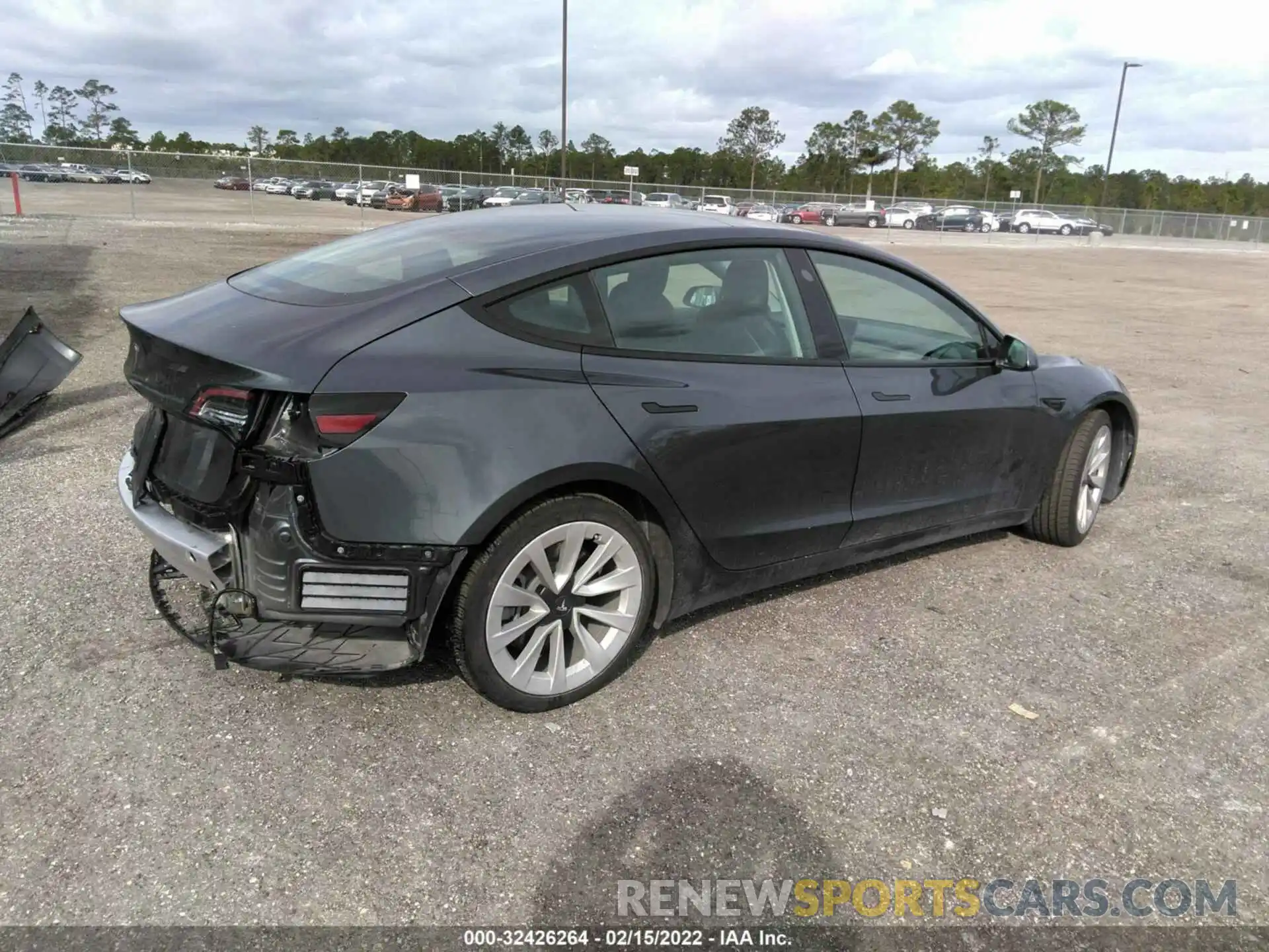 4 Photograph of a damaged car 5YJ3E1EA8MF869880 TESLA MODEL 3 2021