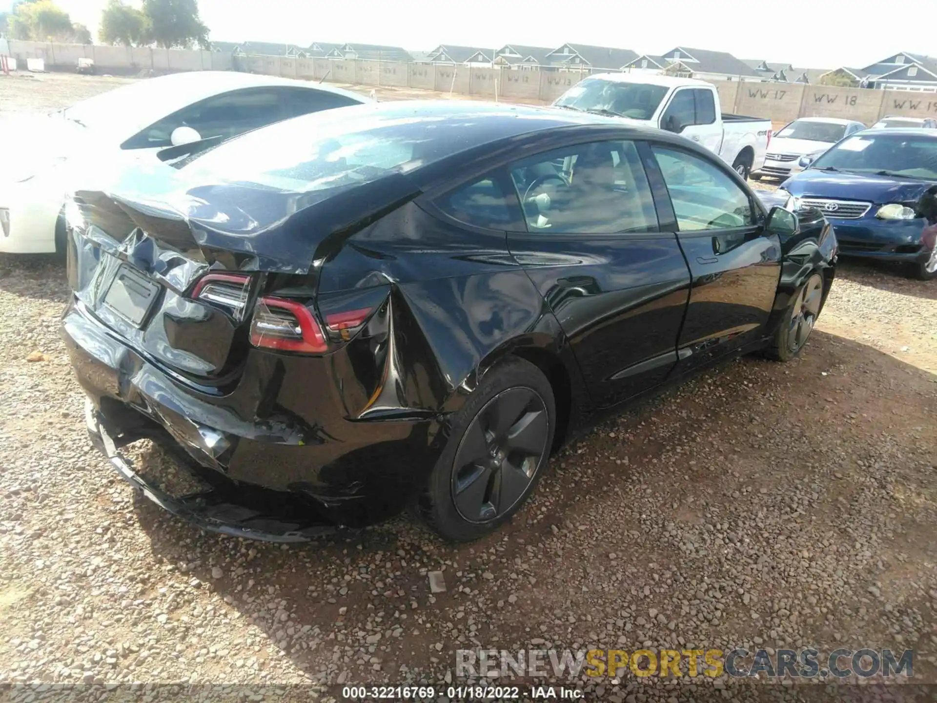 4 Photograph of a damaged car 5YJ3E1EA8MF870642 TESLA MODEL 3 2021