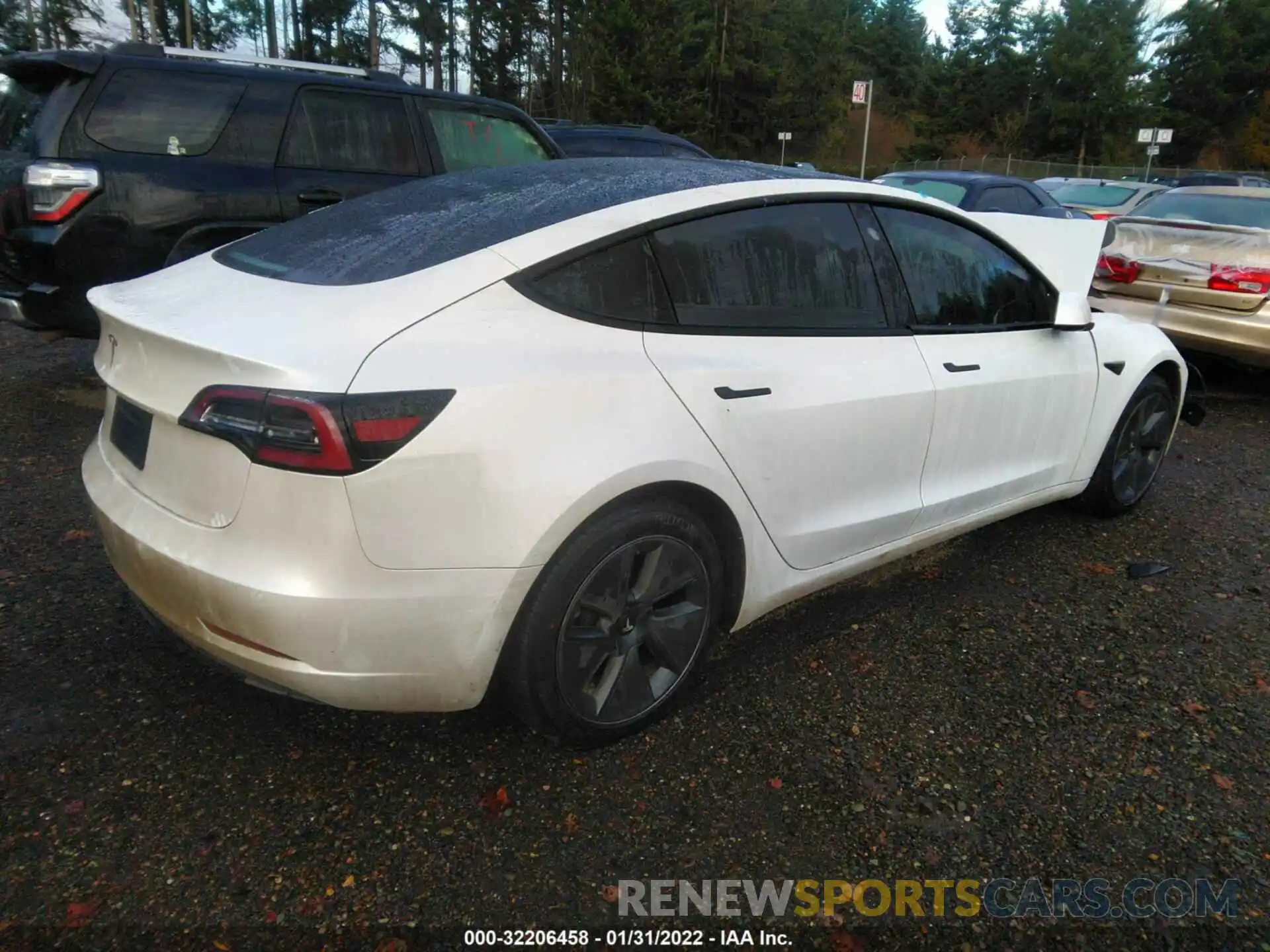 4 Photograph of a damaged car 5YJ3E1EA8MF870821 TESLA MODEL 3 2021