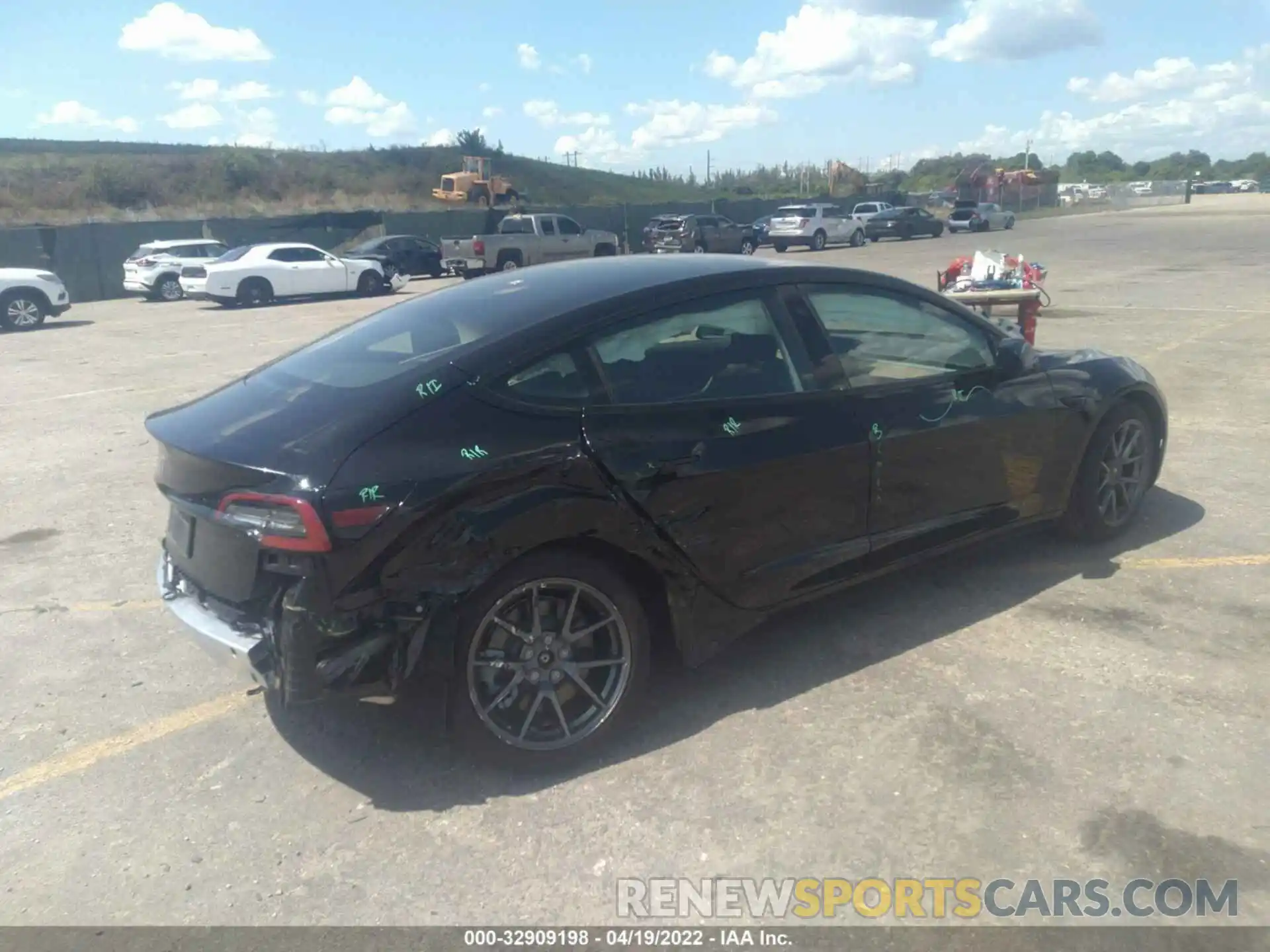 4 Photograph of a damaged car 5YJ3E1EA8MF907169 TESLA MODEL 3 2021