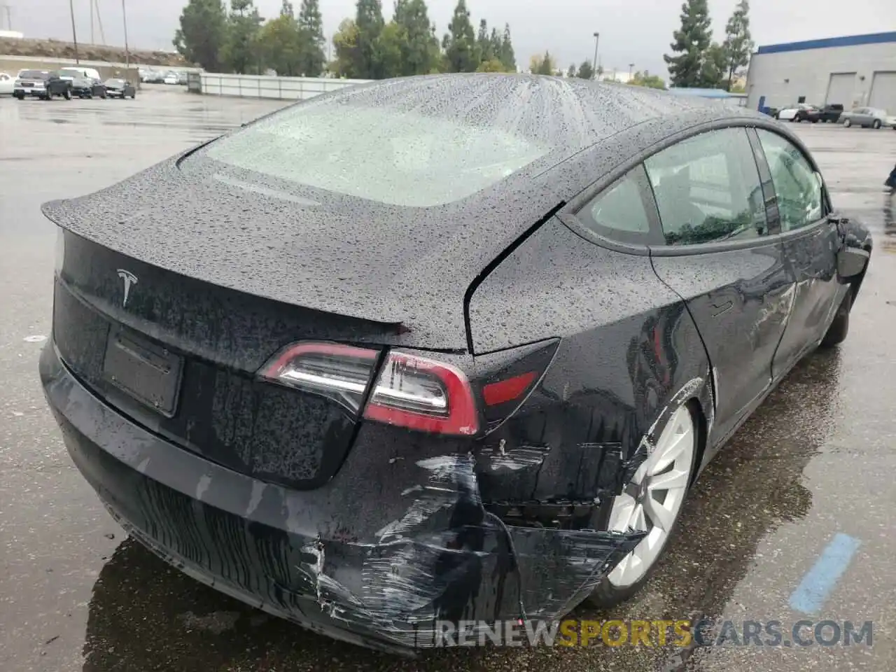 4 Photograph of a damaged car 5YJ3E1EA8MF908080 TESLA MODEL 3 2021