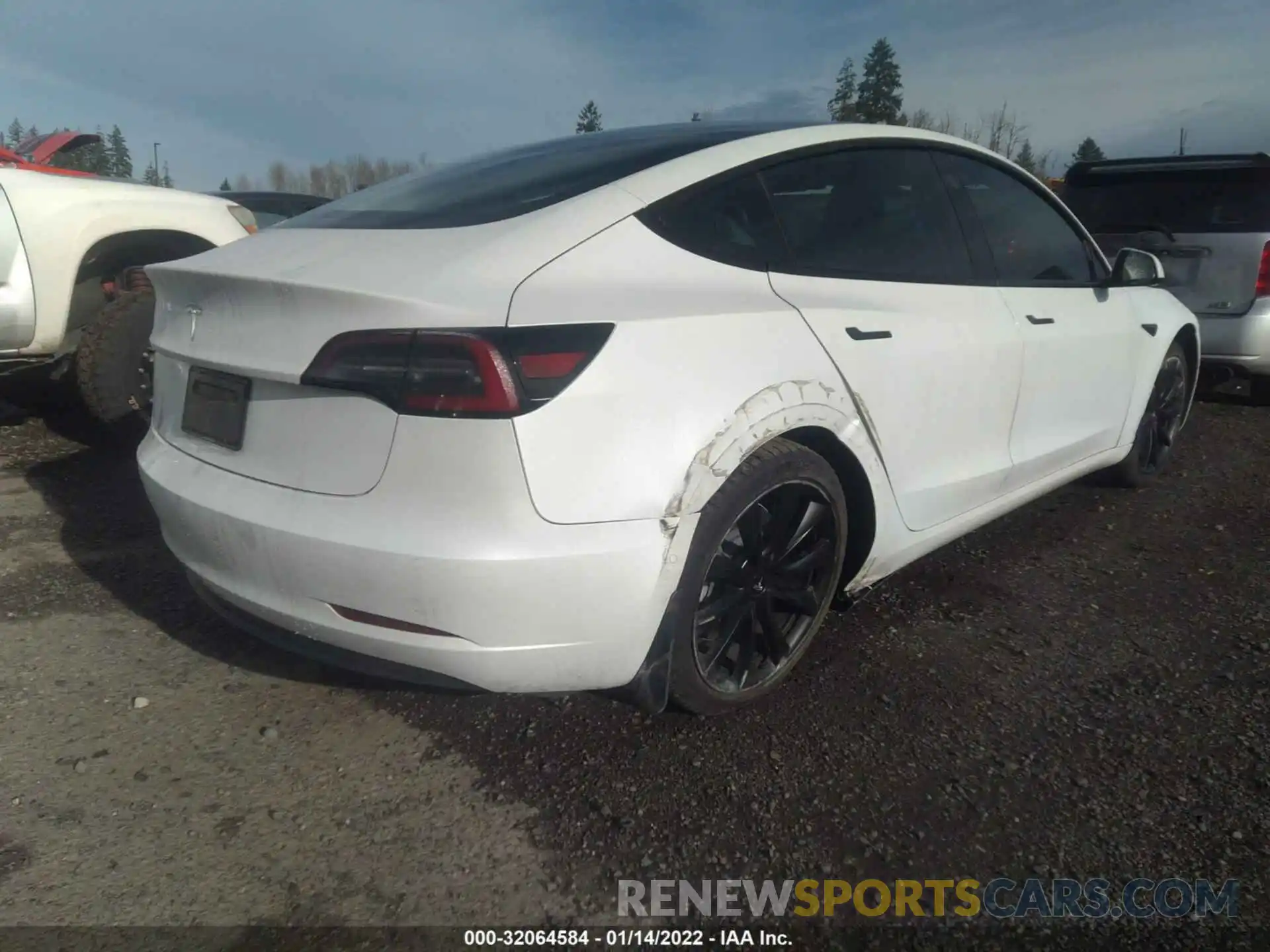 4 Photograph of a damaged car 5YJ3E1EA8MF929821 TESLA MODEL 3 2021