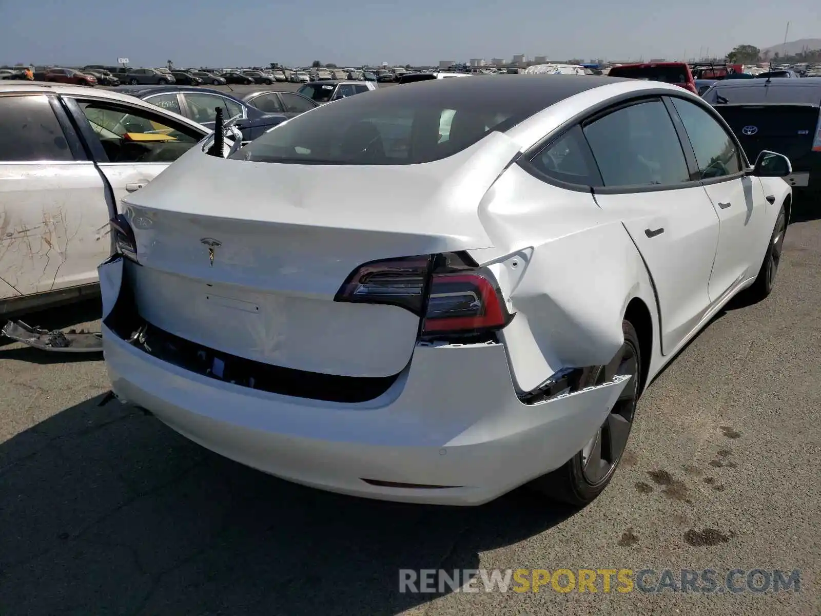 4 Photograph of a damaged car 5YJ3E1EA8MF939667 TESLA MODEL 3 2021