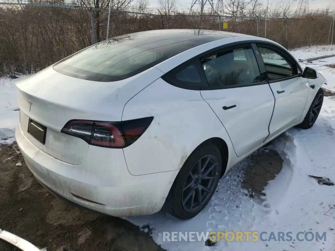 4 Photograph of a damaged car 5YJ3E1EA8MF961202 TESLA MODEL 3 2021