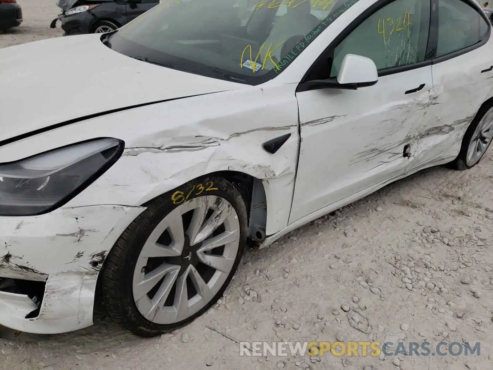 9 Photograph of a damaged car 5YJ3E1EA8MF964794 TESLA MODEL 3 2021