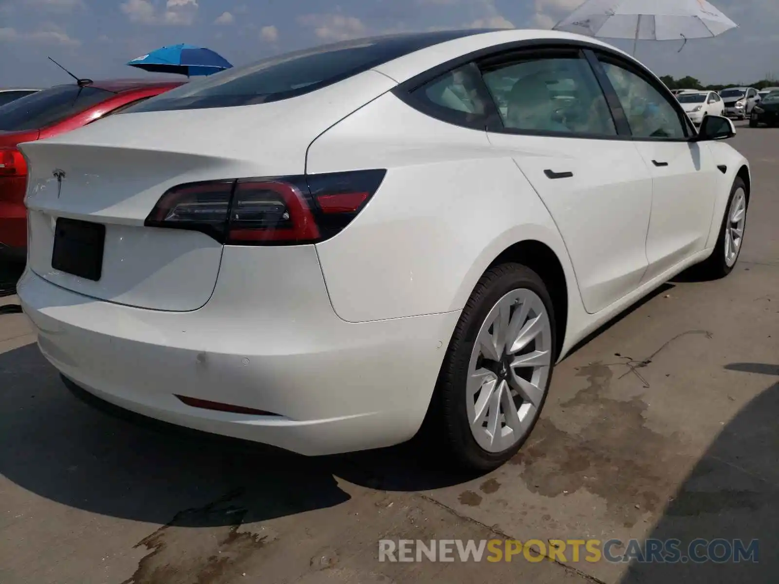 4 Photograph of a damaged car 5YJ3E1EA8MF978727 TESLA MODEL 3 2021