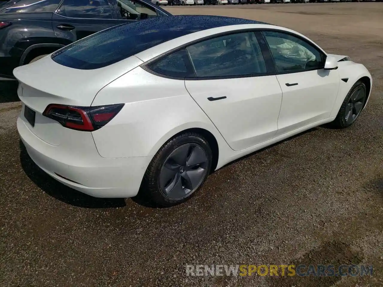 4 Photograph of a damaged car 5YJ3E1EA8MF986018 TESLA MODEL 3 2021