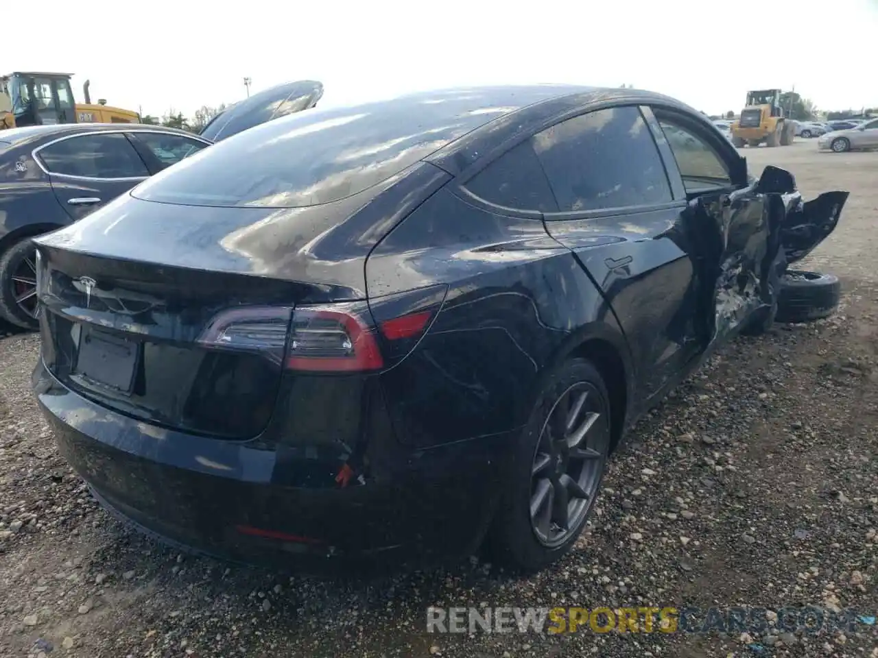 4 Photograph of a damaged car 5YJ3E1EA9MF064552 TESLA MODEL 3 2021