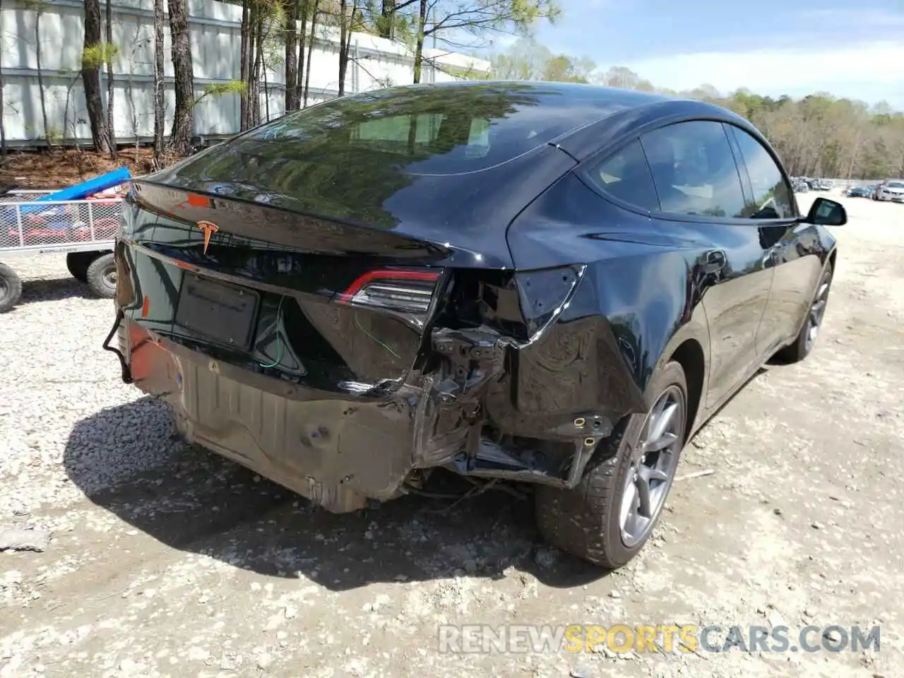 4 Photograph of a damaged car 5YJ3E1EA9MF083943 TESLA MODEL 3 2021