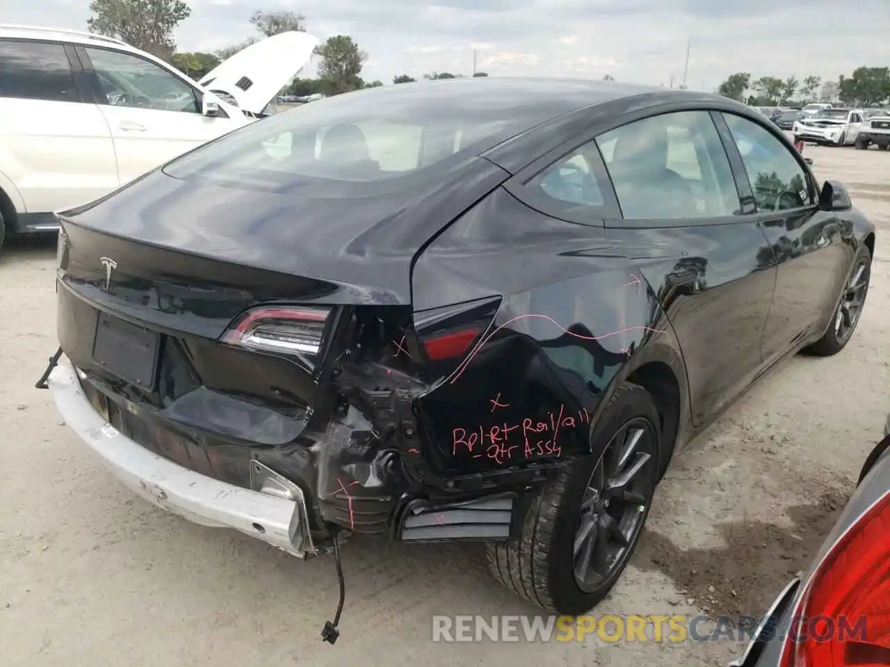 4 Photograph of a damaged car 5YJ3E1EA9MF092805 TESLA MODEL 3 2021