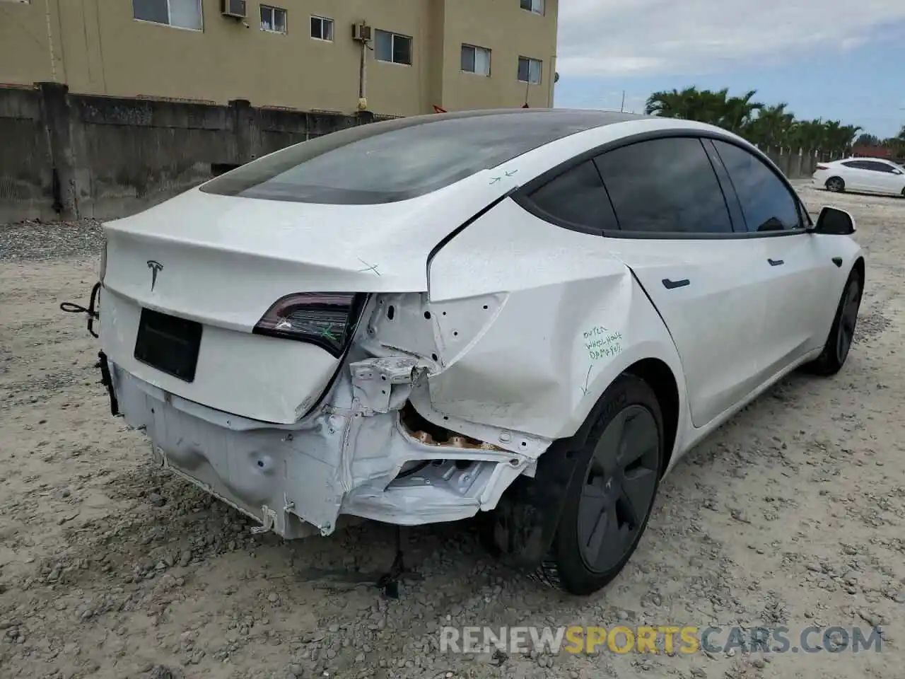 4 Photograph of a damaged car 5YJ3E1EA9MF099527 TESLA MODEL 3 2021