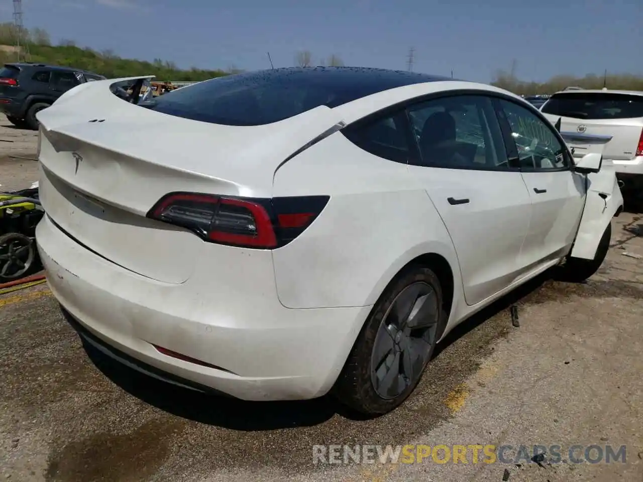 4 Photograph of a damaged car 5YJ3E1EA9MF866681 TESLA MODEL 3 2021