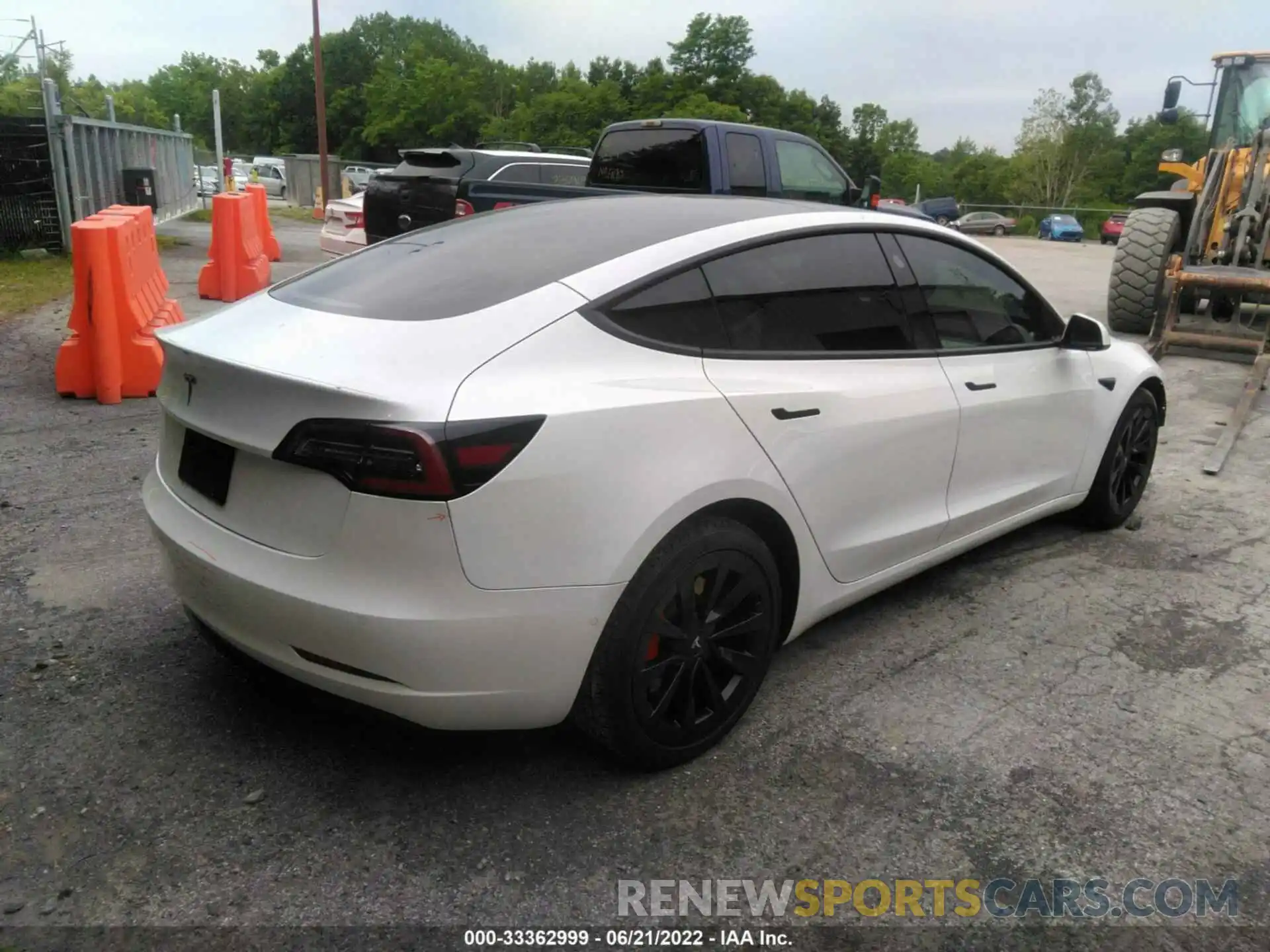 4 Photograph of a damaged car 5YJ3E1EA9MF908802 TESLA MODEL 3 2021