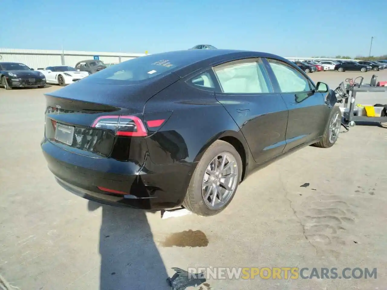 4 Photograph of a damaged car 5YJ3E1EA9MF914776 TESLA MODEL 3 2021