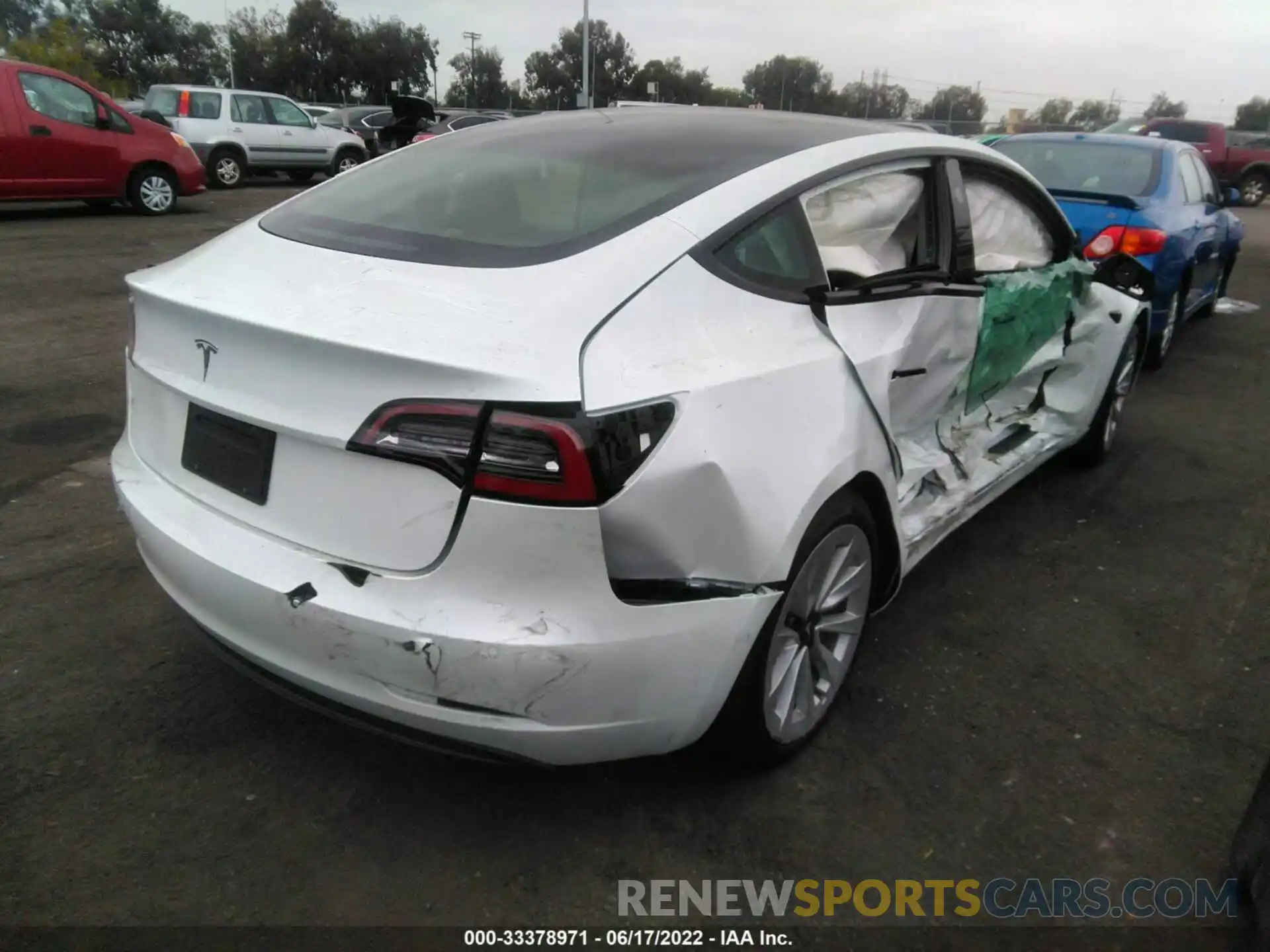 4 Photograph of a damaged car 5YJ3E1EAXMF017921 TESLA MODEL 3 2021