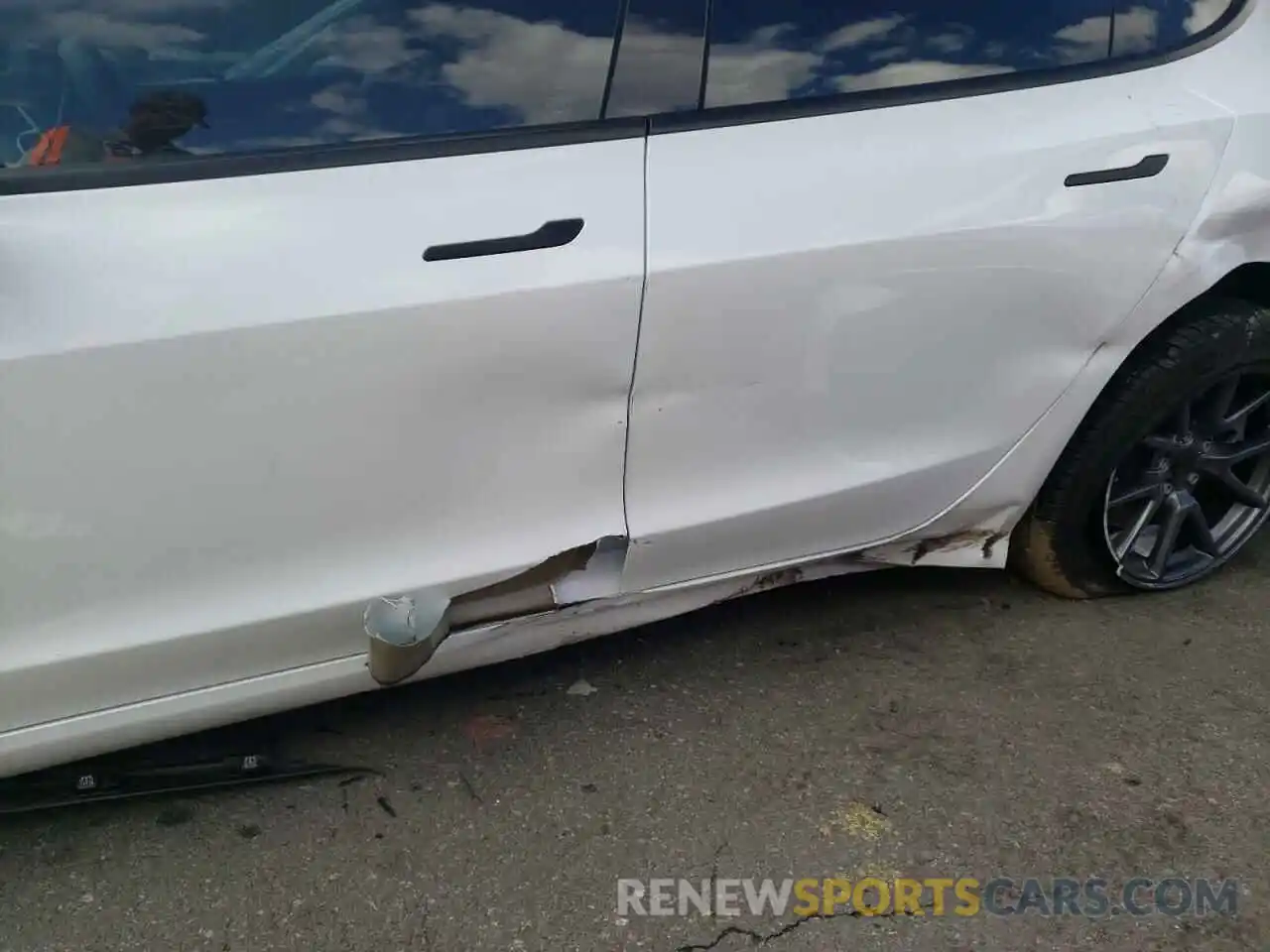 9 Photograph of a damaged car 5YJ3E1EAXMF085636 TESLA MODEL 3 2021