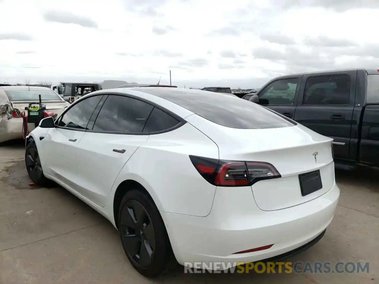 3 Photograph of a damaged car 5YJ3E1EAXMF093901 TESLA MODEL 3 2021